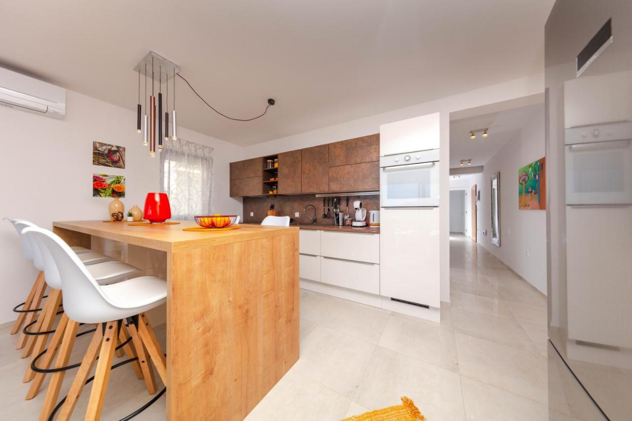 Apartman Oranž Banjole Bagian luar foto