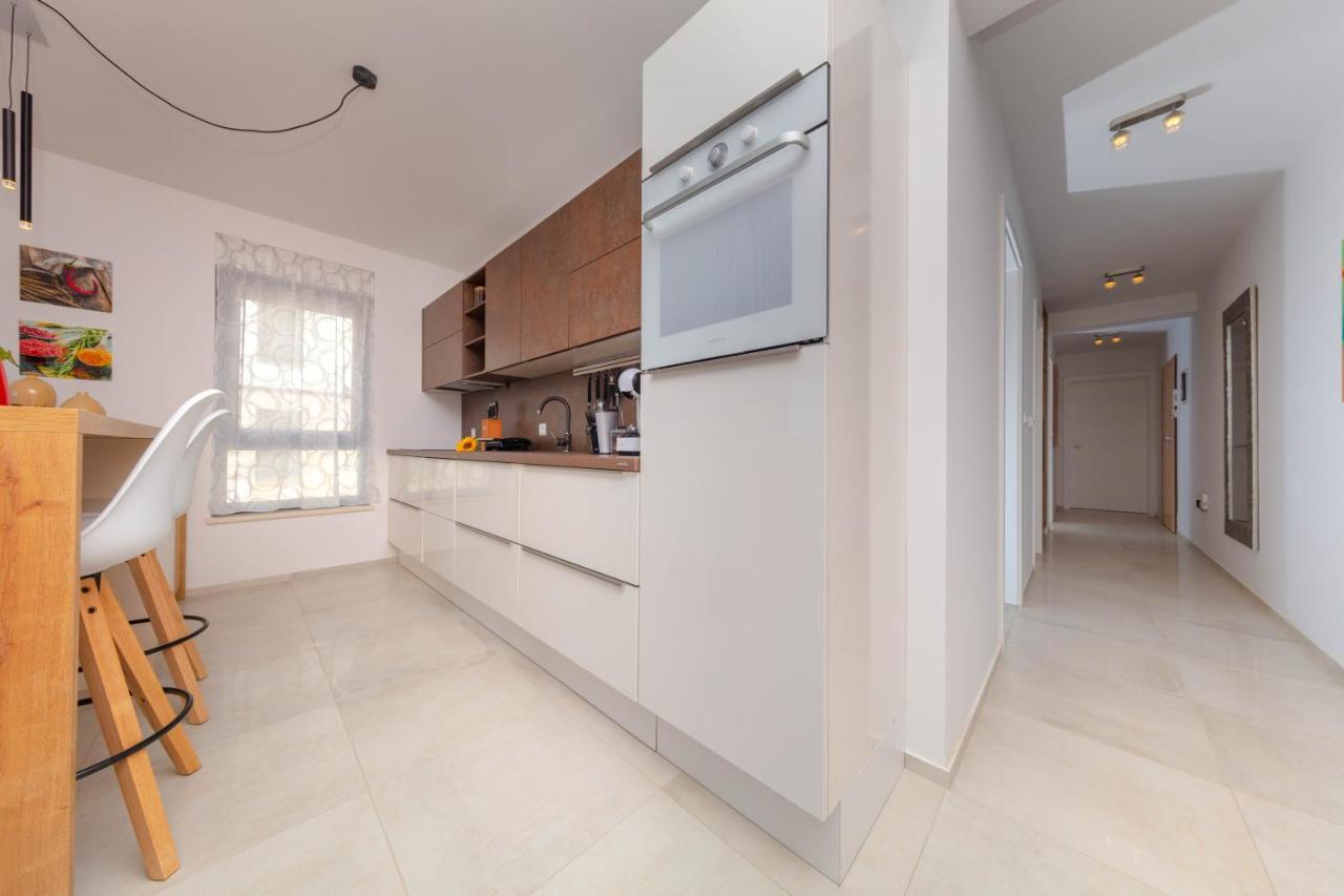 Apartman Oranž Banjole Bagian luar foto