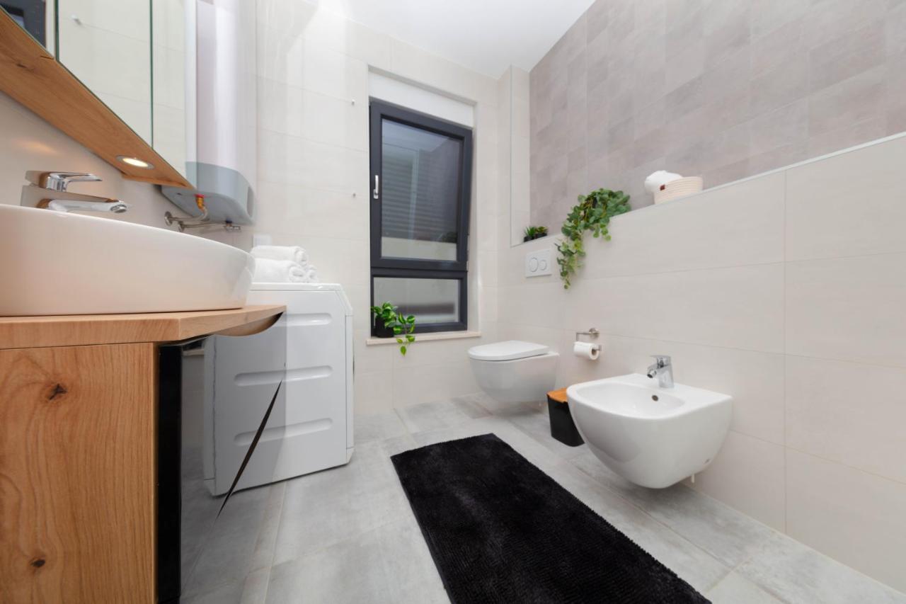 Apartman Oranž Banjole Bagian luar foto