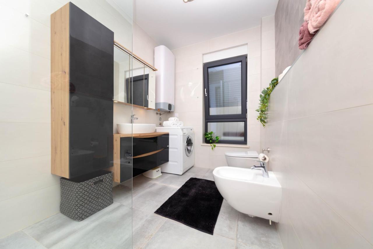 Apartman Oranž Banjole Bagian luar foto
