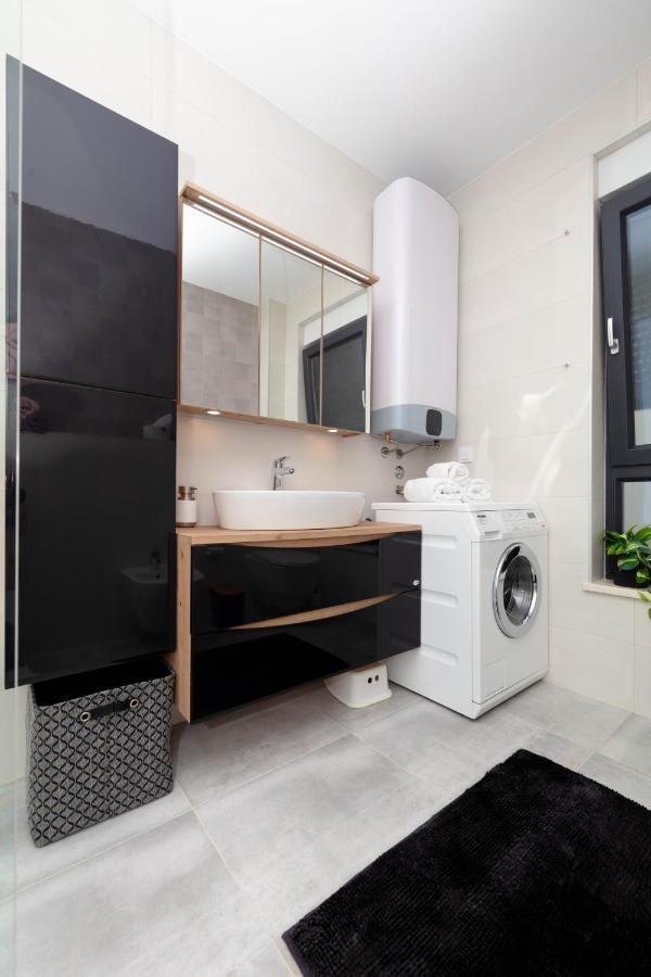 Apartman Oranž Banjole Bagian luar foto