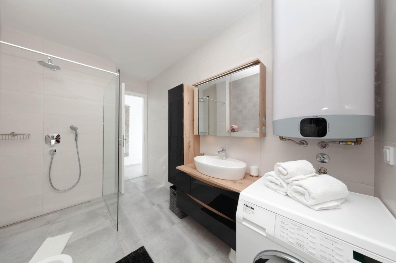 Apartman Oranž Banjole Bagian luar foto
