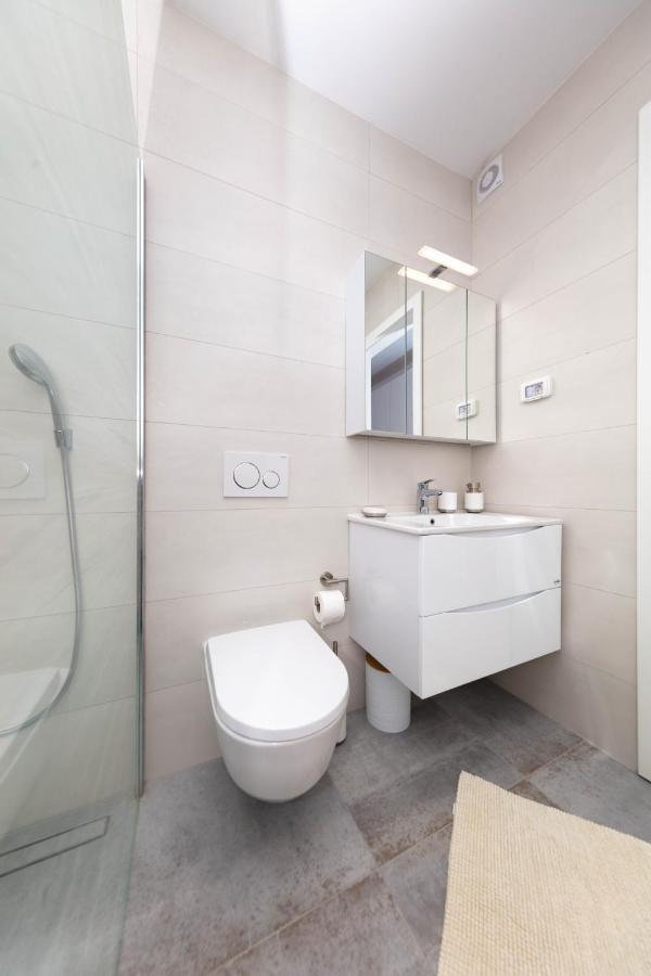 Apartman Oranž Banjole Bagian luar foto