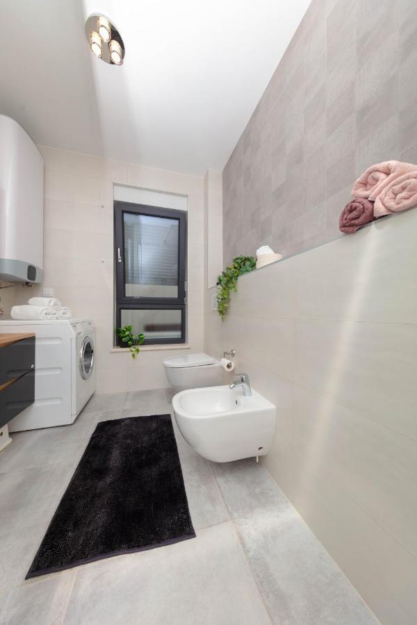 Apartman Oranž Banjole Bagian luar foto