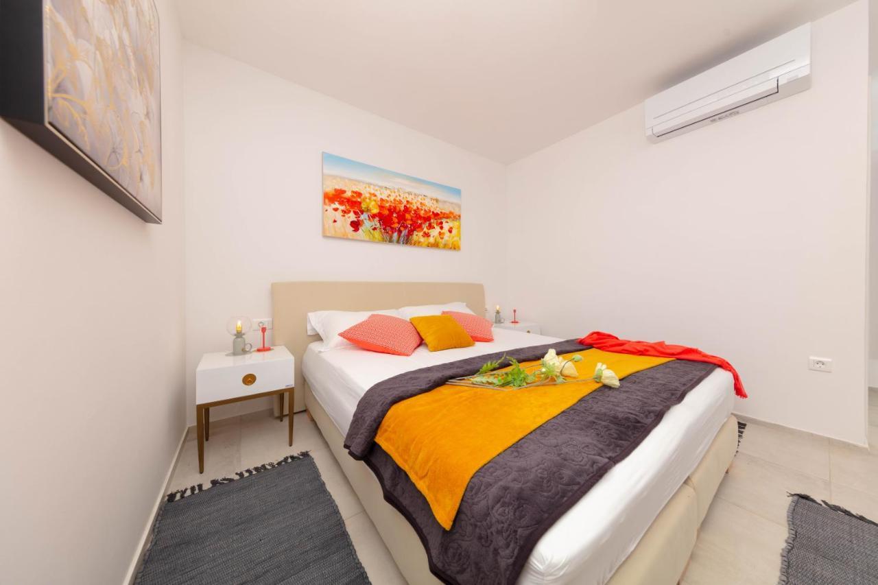 Apartman Oranž Banjole Bagian luar foto