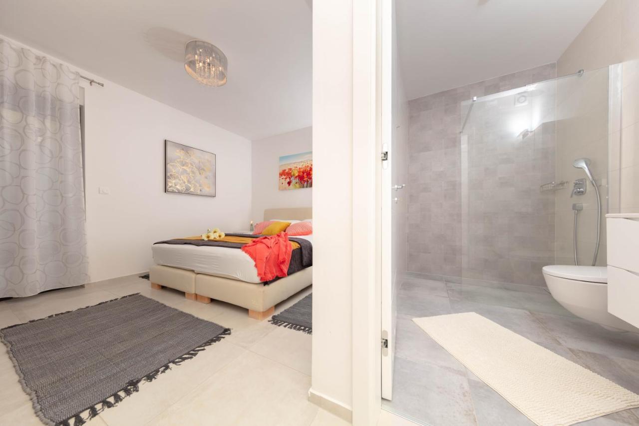 Apartman Oranž Banjole Bagian luar foto