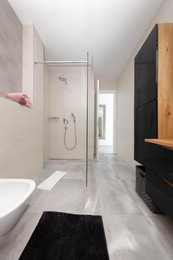 Apartman Oranž Banjole Bagian luar foto