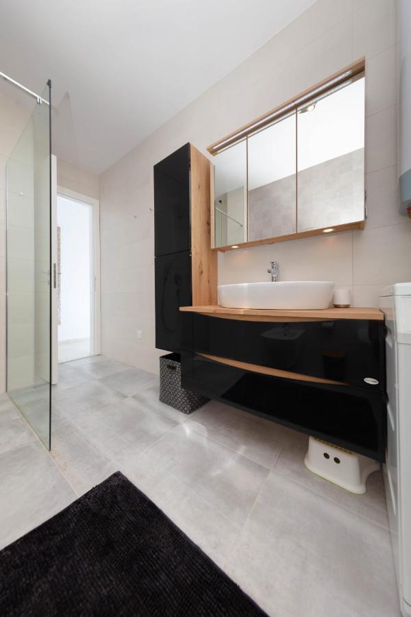 Apartman Oranž Banjole Bagian luar foto